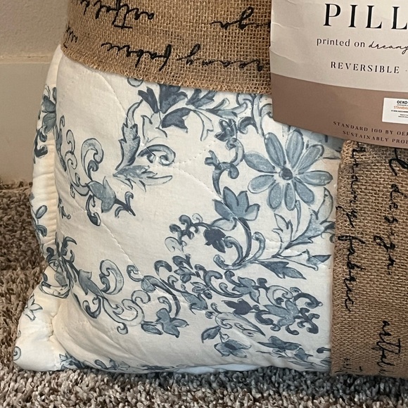 🆕Set of 2 Artisan Collective Euro Pillows French Country Blue Damisk Reversible - Picture 2 of 8